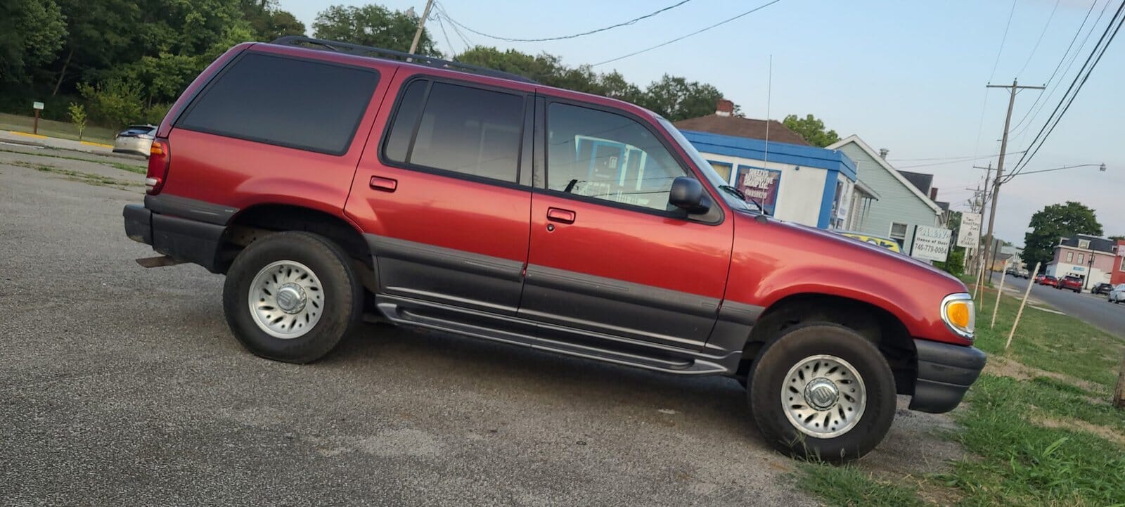 Read more about the article **SOLD**2000 Mercury Mountaineer**SOLD**